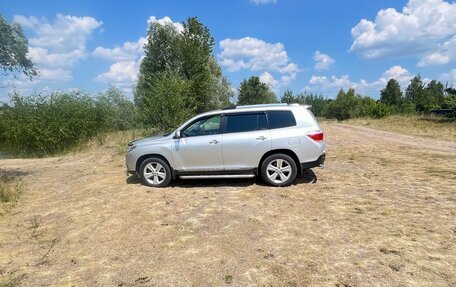 Toyota Highlander III, 2010 год, 2 100 000 рублей, 13 фотография