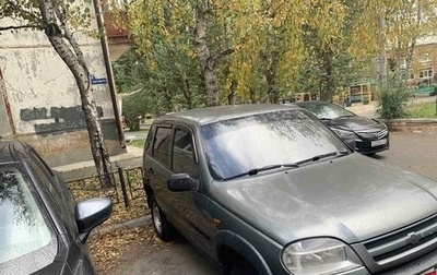 Chevrolet Niva I рестайлинг, 2004 год, 257 000 рублей, 1 фотография