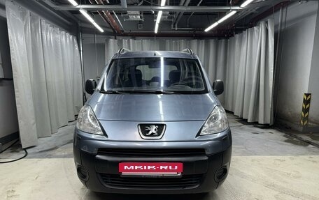 Peugeot Partner II рестайлинг 2, 2010 год, 580 000 рублей, 2 фотография