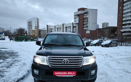 Toyota Land Cruiser 200, 2013 год, 4 350 000 рублей, 2 фотография