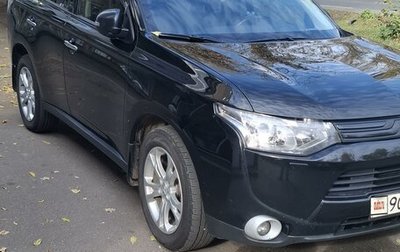 Mitsubishi Outlander III рестайлинг 3, 2013 год, 1 680 000 рублей, 1 фотография