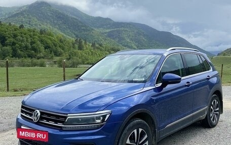 Volkswagen Tiguan II, 2019 год, 2 410 000 рублей, 3 фотография