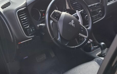 Mitsubishi Outlander III рестайлинг 3, 2013 год, 1 680 000 рублей, 5 фотография