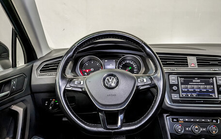 Volkswagen Tiguan II, 2017 год, 2 650 000 рублей, 21 фотография