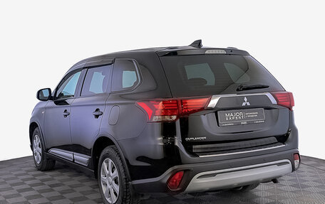 Mitsubishi Outlander III рестайлинг 3, 2021 год, 2 885 000 рублей, 7 фотография