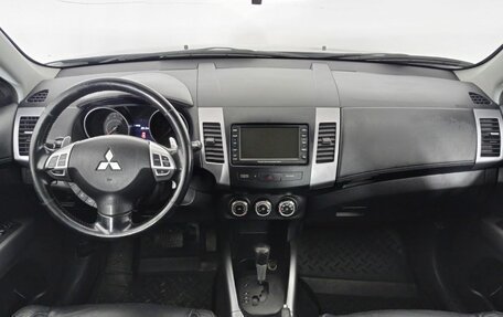 Mitsubishi Outlander III рестайлинг 3, 2010 год, 1 280 000 рублей, 11 фотография