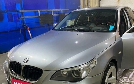 BMW 5 серия, 2004 год, 995 000 рублей, 1 фотография