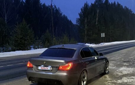 BMW 5 серия, 2004 год, 995 000 рублей, 3 фотография