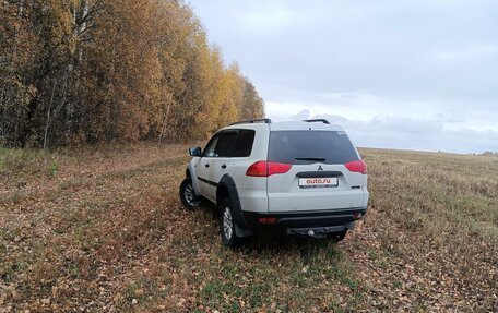 Mitsubishi Pajero Sport II рестайлинг, 2011 год, 1 250 000 рублей, 10 фотография