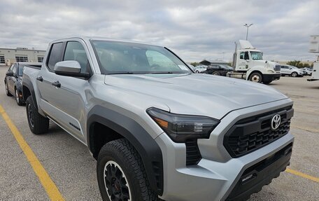 Toyota Tacoma, 2024 год, 7 200 000 рублей, 2 фотография