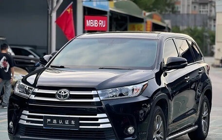 Toyota Highlander III, 2021 год, 3 050 000 рублей, 1 фотография