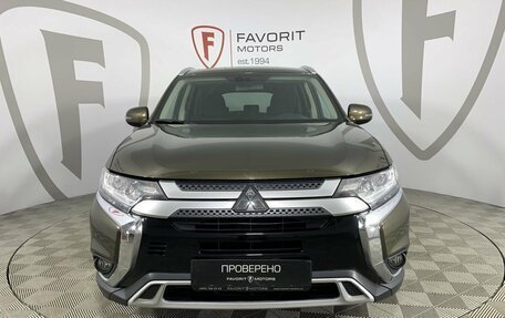 Mitsubishi Outlander III рестайлинг 3, 2019 год, 2 300 000 рублей, 2 фотография