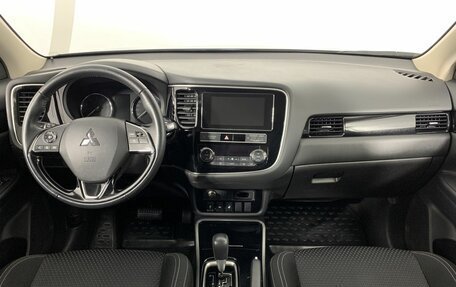 Mitsubishi Outlander III рестайлинг 3, 2019 год, 2 300 000 рублей, 7 фотография