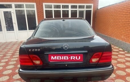 Mercedes-Benz E-Класс, 1998 год, 720 000 рублей, 4 фотография