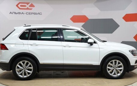 Volkswagen Tiguan II, 2017 год, 2 590 000 рублей, 4 фотография