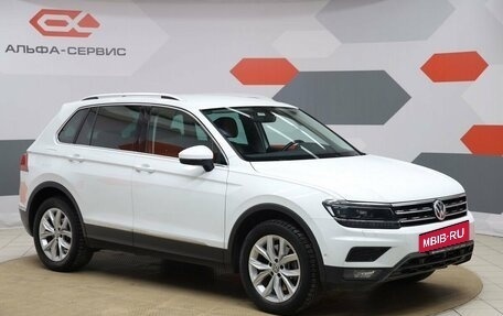 Volkswagen Tiguan II, 2017 год, 2 590 000 рублей, 3 фотография