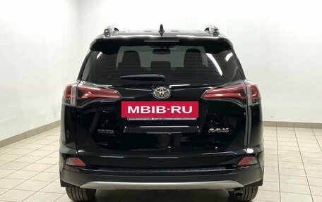 Toyota RAV4, 2017 год, 2 389 000 рублей, 5 фотография