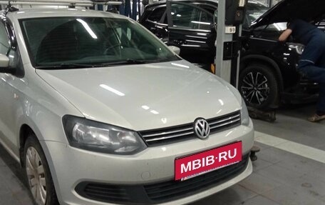 Volkswagen Polo VI (EU Market), 2014 год, 951 000 рублей, 2 фотография