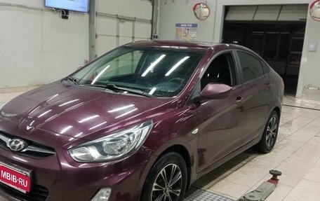 Hyundai Solaris II рестайлинг, 2011 год, 600 000 рублей, 1 фотография