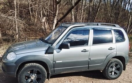 Chevrolet Niva I рестайлинг, 2015 год, 860 000 рублей, 3 фотография