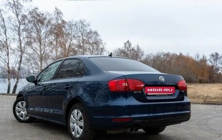 Volkswagen Jetta VI, 2011 год, 990 000 рублей, 4 фотография