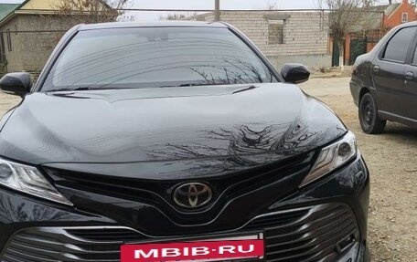 Toyota Camry, 2018 год, 2 680 000 рублей, 3 фотография