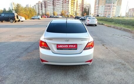 Hyundai Solaris II рестайлинг, 2015 год, 1 090 000 рублей, 1 фотография