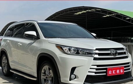 Toyota Highlander III, 2021 год, 3 500 000 рублей, 3 фотография