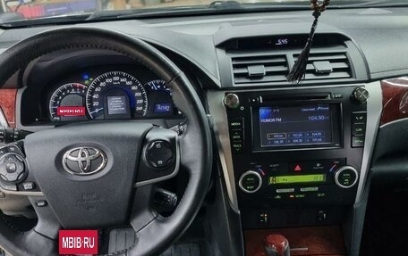 Toyota Camry, 2014 год, 2 300 000 рублей, 10 фотография