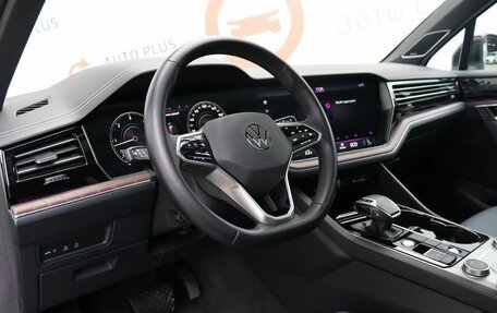 Volkswagen Touareg III, 2022 год, 10 000 000 рублей, 12 фотография