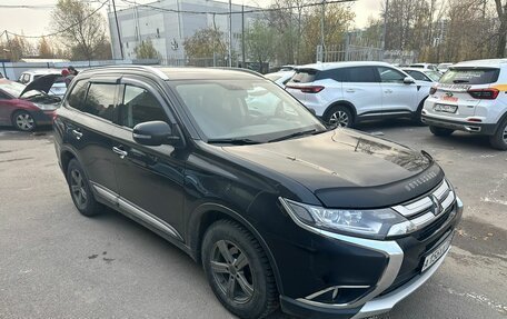 Mitsubishi Outlander III рестайлинг 3, 2018 год, 3 850 000 рублей, 2 фотография