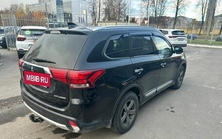 Mitsubishi Outlander III рестайлинг 3, 2018 год, 3 850 000 рублей, 4 фотография