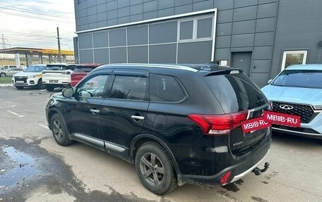 Mitsubishi Outlander III рестайлинг 3, 2018 год, 3 850 000 рублей, 3 фотография