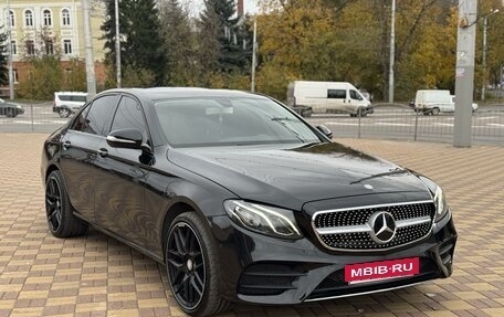 Mercedes-Benz E-Класс, 2019 год, 2 750 000 рублей, 3 фотография