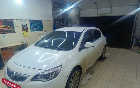 Opel Astra J, 2011 год, 570 000 рублей, 8 фотография