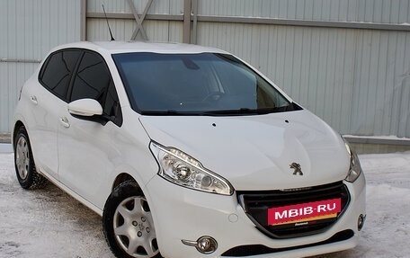 Peugeot 208 II, 2013 год, 850 000 рублей, 3 фотография