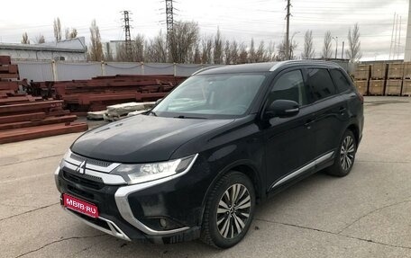 Mitsubishi Outlander III рестайлинг 3, 2018 год, 1 884 000 рублей, 1 фотография