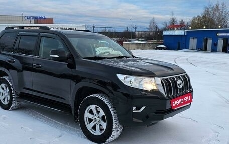 Toyota Land Cruiser Prado 150 рестайлинг 2, 2017 год, 4 750 000 рублей, 4 фотография