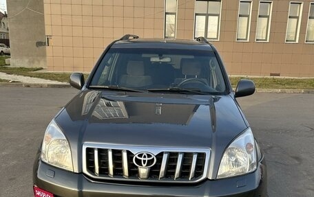 Toyota Land Cruiser Prado 120 рестайлинг, 2004 год, 1 650 000 рублей, 1 фотография