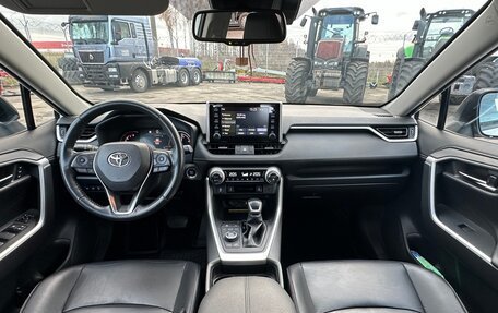 Toyota RAV4, 2019 год, 4 950 000 рублей, 7 фотография