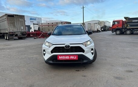 Toyota RAV4, 2019 год, 4 950 000 рублей, 3 фотография