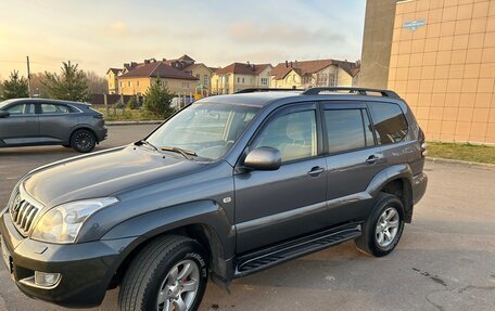 Toyota Land Cruiser Prado 120 рестайлинг, 2004 год, 1 650 000 рублей, 2 фотография