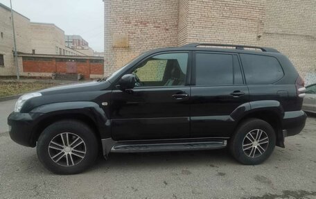 Toyota Land Cruiser Prado 120 рестайлинг, 2007 год, 2 200 000 рублей, 7 фотография