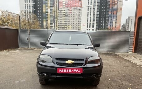 Chevrolet Niva I рестайлинг, 2011 год, 670 000 рублей, 5 фотография