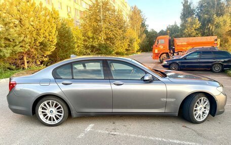 BMW 7 серия, 2011 год, 1 600 000 рублей, 2 фотография