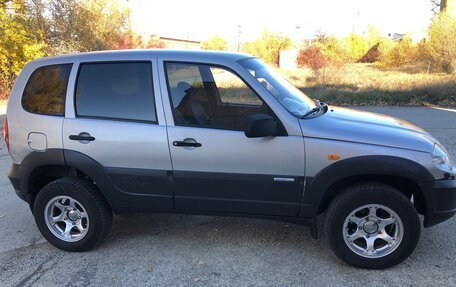 Chevrolet Niva I рестайлинг, 2010 год, 550 000 рублей, 14 фотография