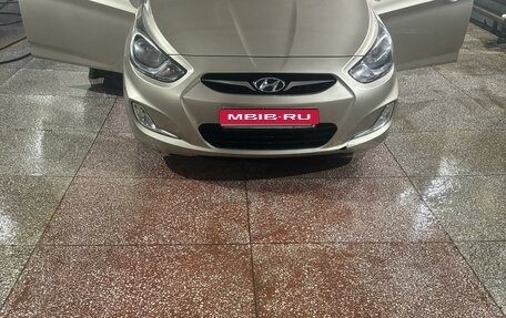 Hyundai Solaris II рестайлинг, 2011 год, 950 000 рублей, 1 фотография