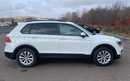 Volkswagen Tiguan II, 2017 год, 2 420 000 рублей, 3 фотография