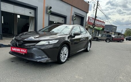 Toyota Camry, 2019 год, 2 830 000 рублей, 6 фотография