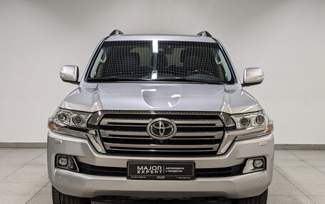 Toyota Land Cruiser 200, 2018 год, 8 650 000 рублей, 2 фотография